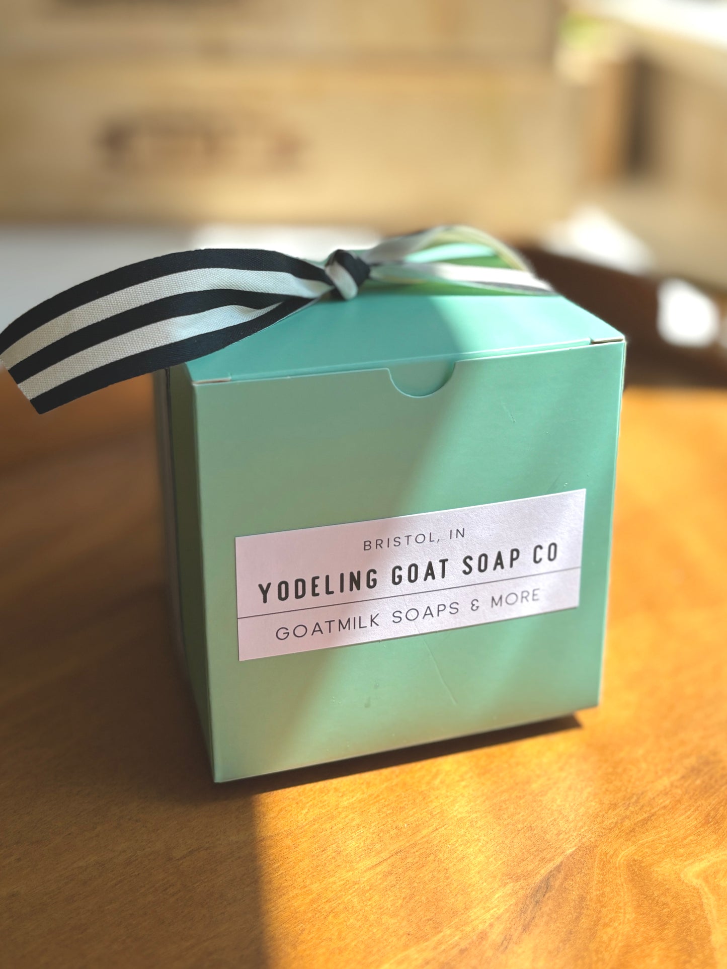 Yodeling Gift Box